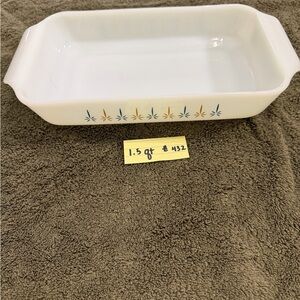 1960’s Fire King 1.5 qt White Baking Dish. No chips or cracks.